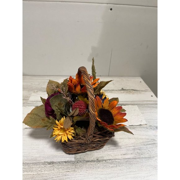 Pretty basket with fall colored flowers - Picture 3 of 6